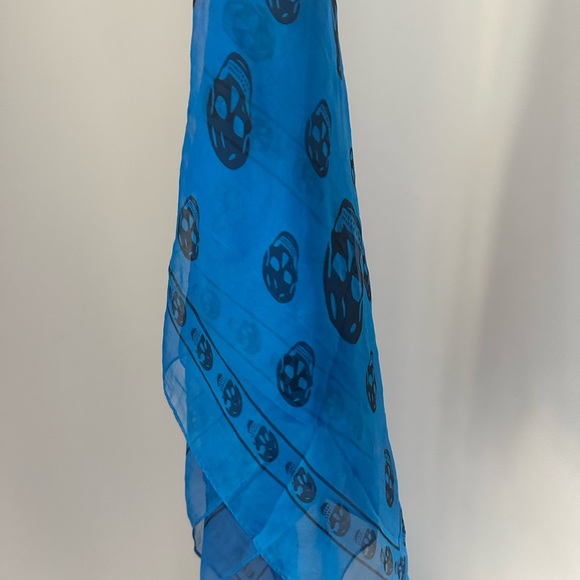 Alexander McQueen skull-print silk scarf